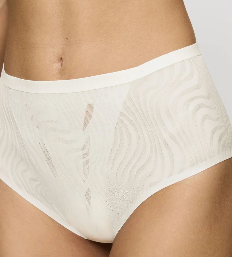 Triumph - Shape Smart Ellipse Maxi Brief Ecru White