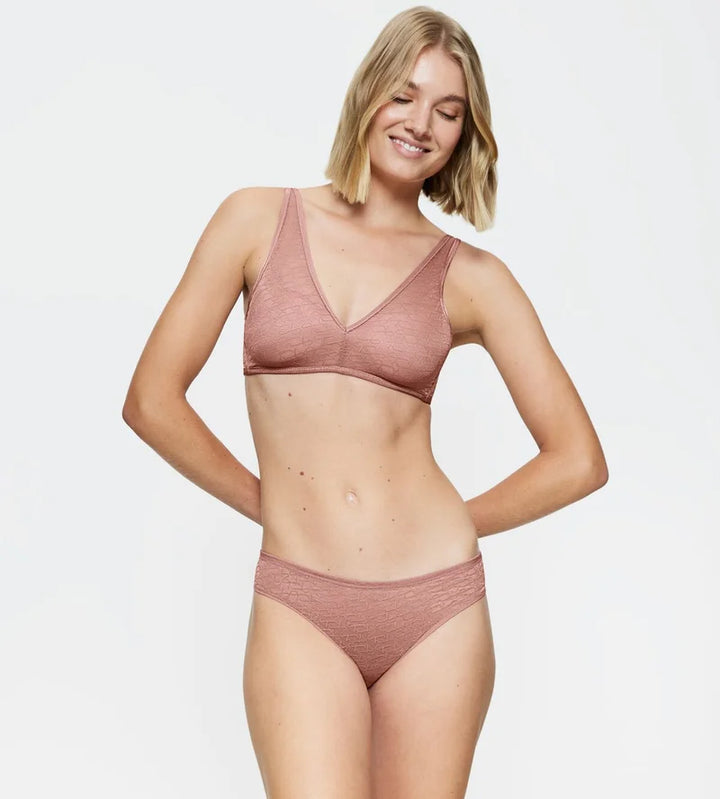 Triumph - Signature Sheer Tai Brief Ex Toasted Almond