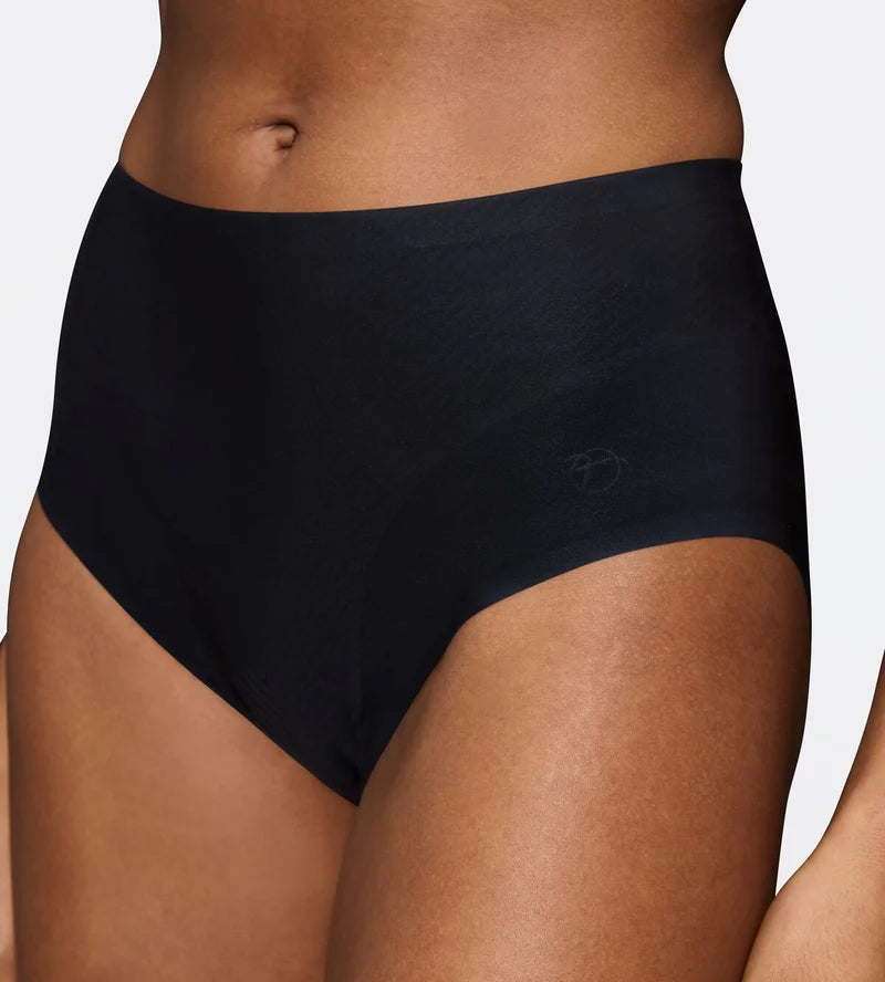 Triumph - Body Make-Up Essentials Illusion Curve Maxi Brief Black