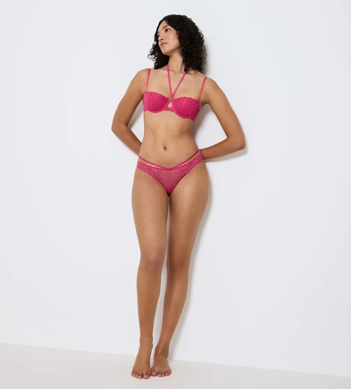 Triumph - That Night In Vegas String Flashy Pink