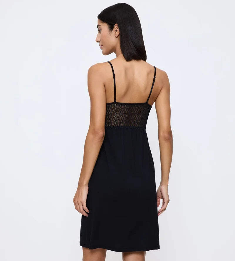 Triumph - Aura Spotlight Sleeveless Nighty Black