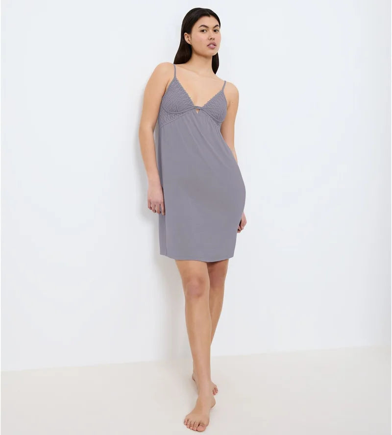 Triumph - Aura Spotlight Sleeveless Nighty Grey Shadow